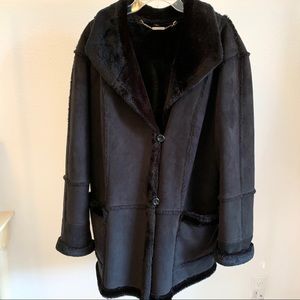 💙Faux Stearling & Faux Fur Coat